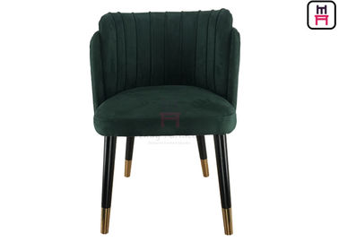 comprar Sillas de madera tapizadas del restaurante del terciopelo del color verde de la forma de Shell con los pies de cobre de la corona online manufacture