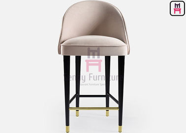 comprar Terciopelo de marfil 0.43cbm del color del hotel arriba de los taburetes de bar de cinco estrellas de la parte posterior con el reposapiés online manufacture