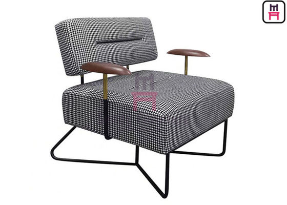comprar La tela escocesa 0.7cbm del marco metálico tapizó a solo Sofa Chair Wood Armrests online manufacture