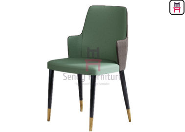 El Eco-cuero del color verde tapizó sillas del restaurante del hotel con las piernas de madera sólida